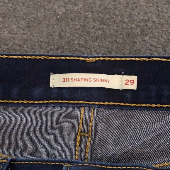 Levi’s - Picture 3 of 6
